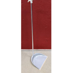 Prügikühvel poolpikka varrega